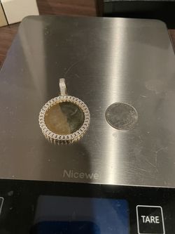 10k pic pendant
