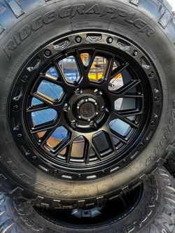 Nitto Ridge Grappler 265/70R17 Tire on Black Wheel