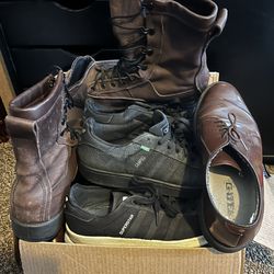 box of shoes for size 9.5 Men Adidas/military