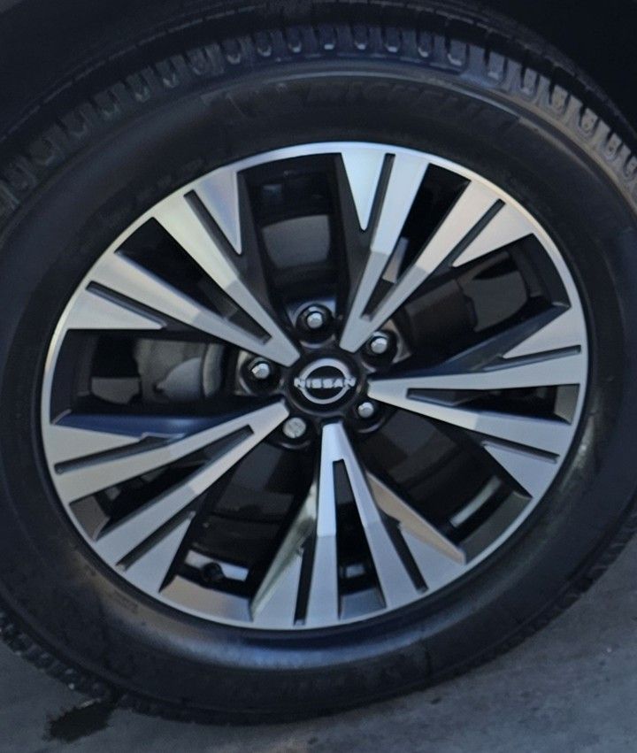 Nissan Rogue Rims