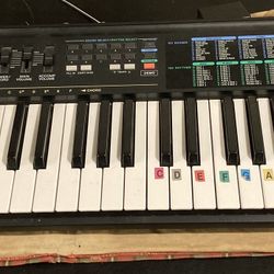 Keyboard Concertmate 670