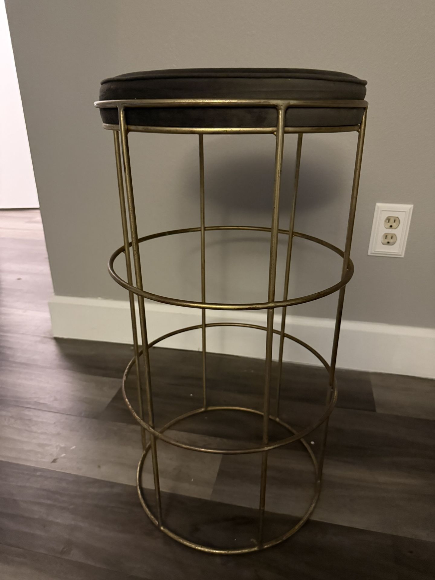 2 Round Bar Stools