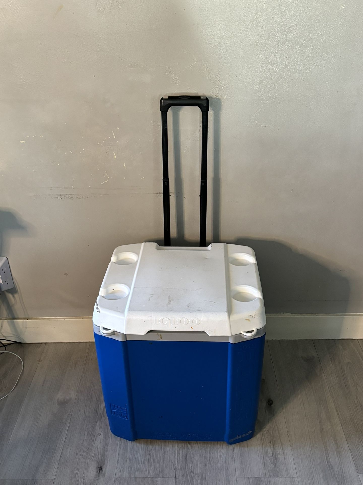 IGLOO,ICE CHEST,COOLER