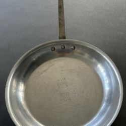 Wear-Ever 4014 Aluminum 14 1/2” Skillet