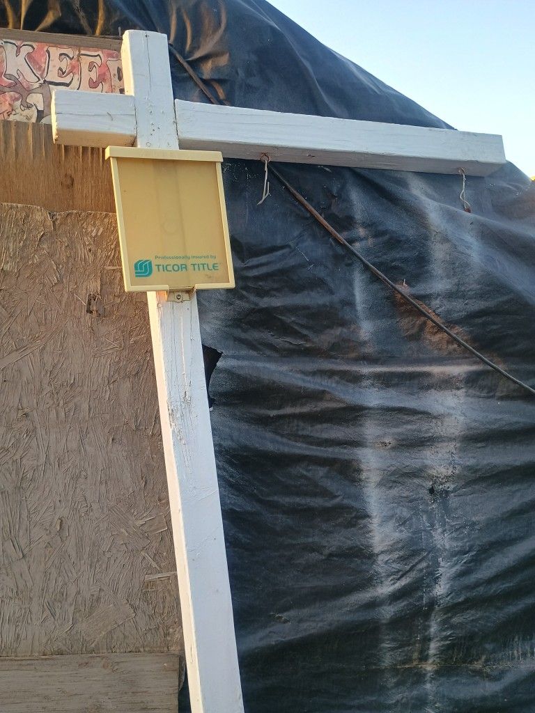 Post To Hang For Sale Sign