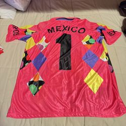  En Venta Soccer Jerseys En Buenas Condiciones Diferentes Tallas Y Precio Pregunta Por La De Tu Agrado 