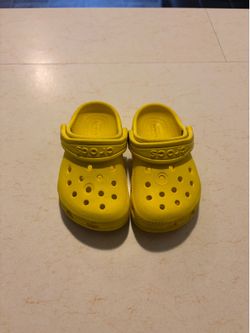 Yellow Crocs 6c
