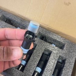 8PCS Fuel Injectors