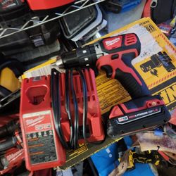 Firm Price🛑 Milwaukee m18 Regular 1/2" Drill Batt&Charger Included used Good everything included. 
