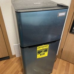 Mini Fridge 4.3 Cubic 