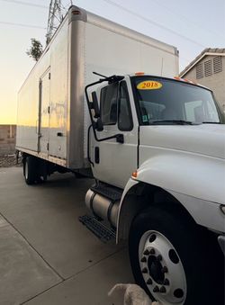 2018 International Box Truck