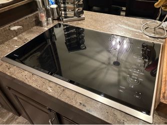 Wolf 30” Electric Cooktop