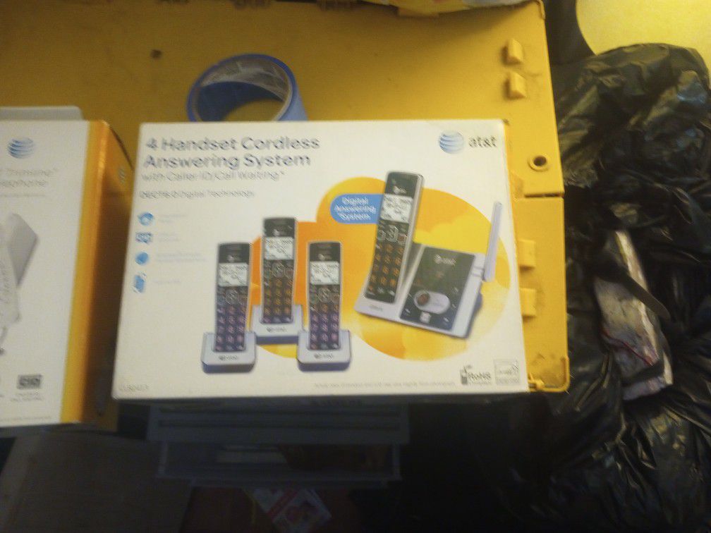 4 Handset Cordless Answering System,And  With Caller ID 1 Trimline  At&T Telephone