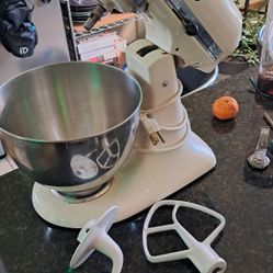 Kitchen Aid Ultra Power Mixer With Attachments 