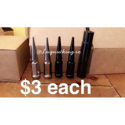 Spike lug nuts