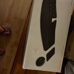 Microsoft Sculpt Ergonomic Desktop