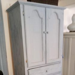 Wood armoire
