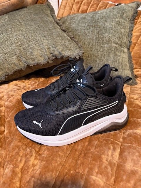 Puma Soft Foam Athletic Sneakers.