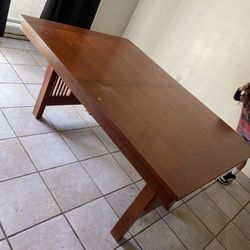 5β X 42β Wood Table With Eight Chairs And Two Leafs