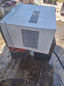 World pool ac windows unit