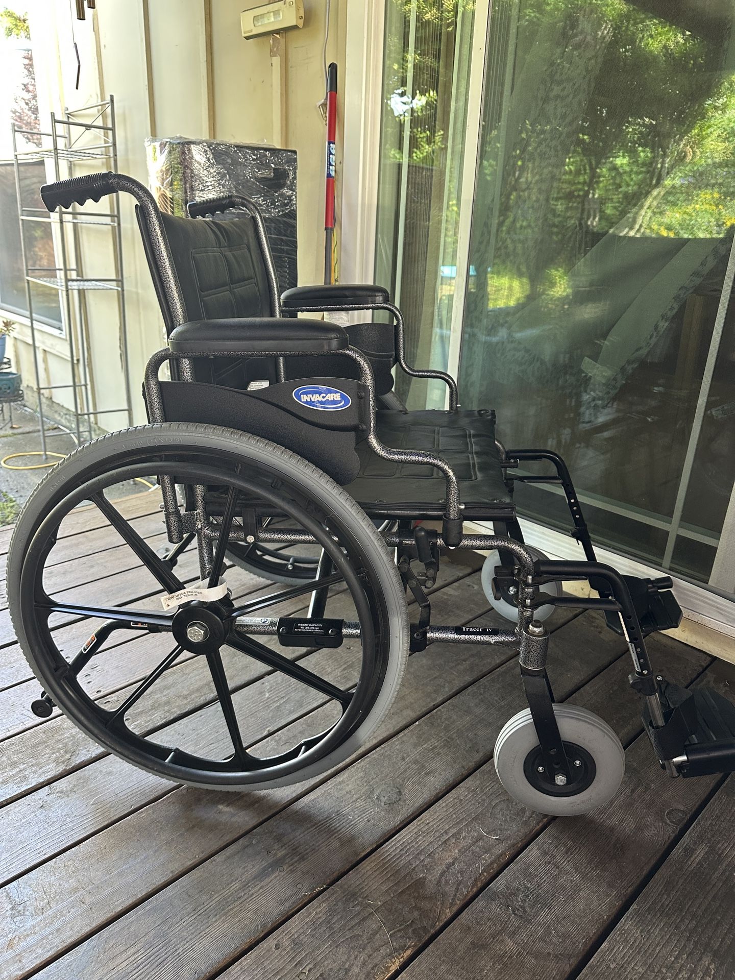 Invacare Tracer IV WIDE heavy-duty wheelchair