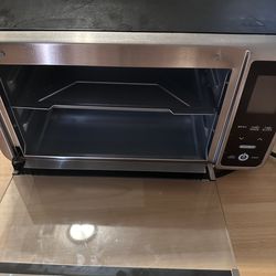 Toaster Oven – Used Once + 3 Brand New Baking Trays Included