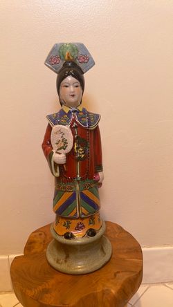 Vintage Ceramic Hand Painted Qing Dynasty Empress Statue Figurine