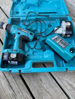 Makita Cordless Drill with Case and Charger
