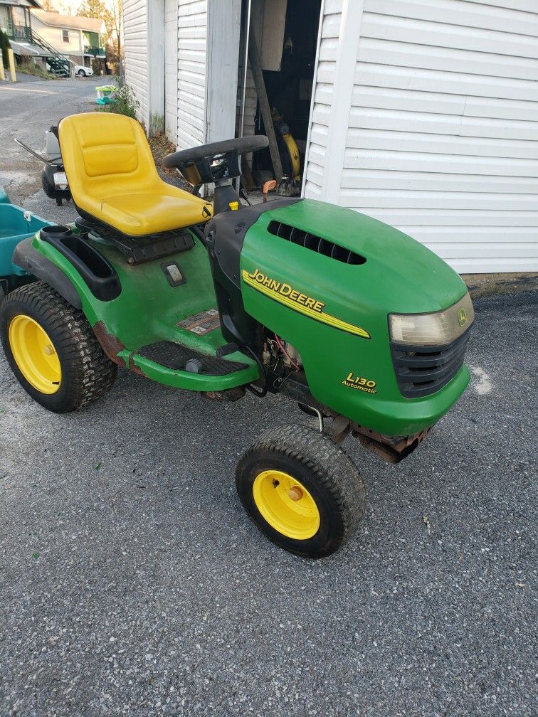 John Deere L130