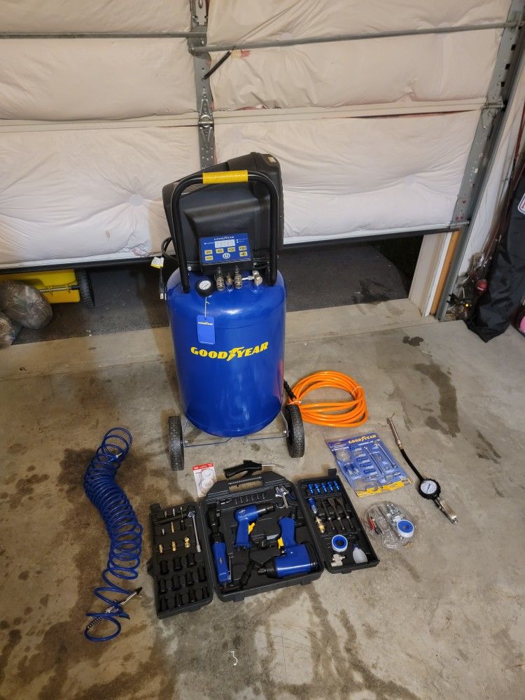 20 Gallon Compressor And Accessories 