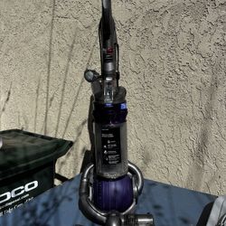 Dyson DC25 Upright Animal Ball Vacuum Cleaner with extra tools!