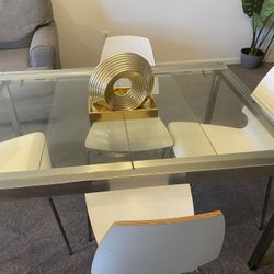 Selling My Table With Six Chairs And Two Of My Coffee Tables