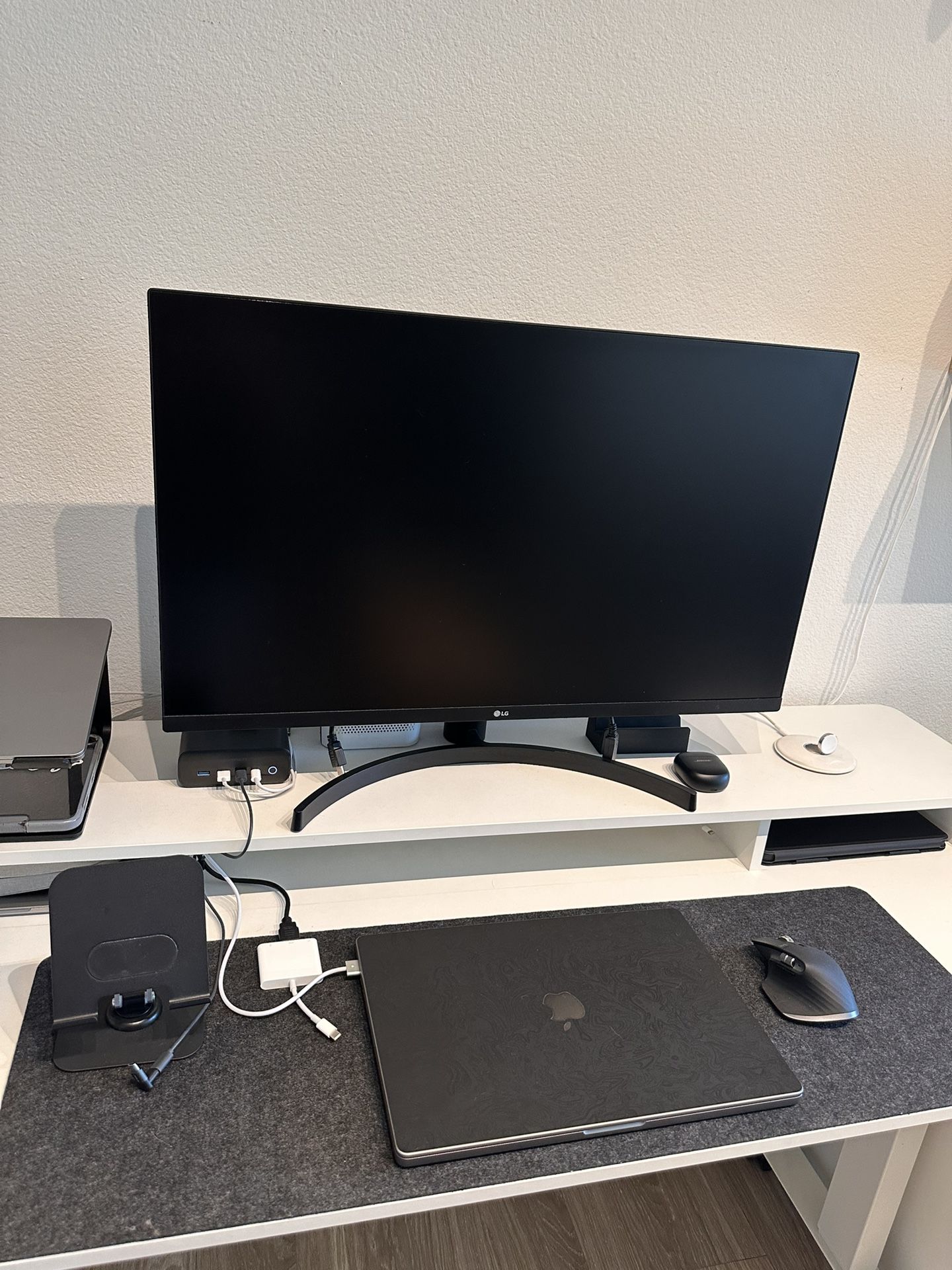 LG Monitor 32” QHD IPS HDR10 w/ FreeSync