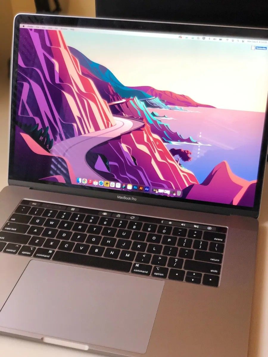 MacBook Pro 2015 3.1 GHz i7 Dual And Core Intel Refurbished 