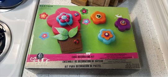 Charm City Cakes Garden Party Cake Decorating Kit