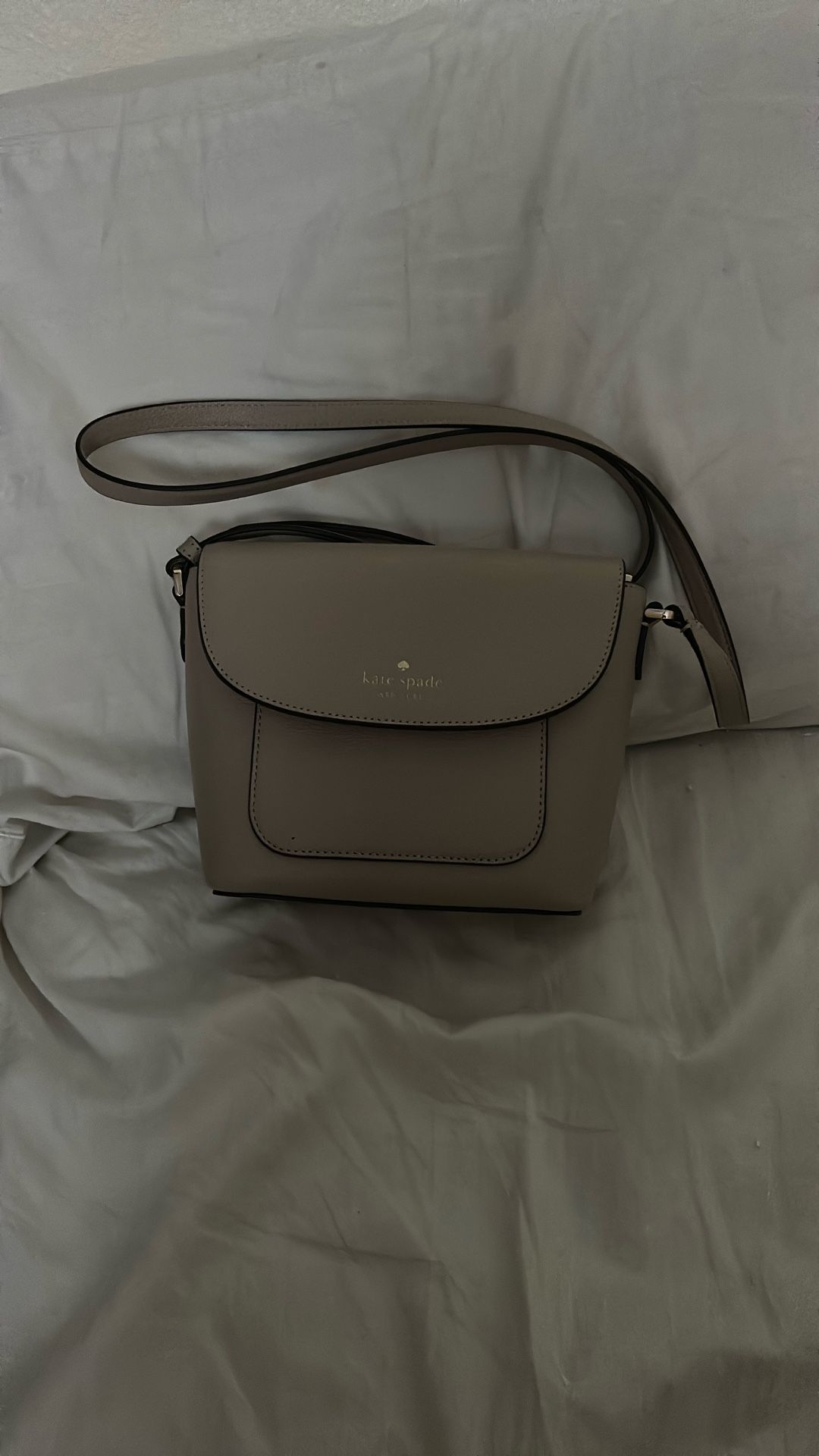 Brand new Kate Spade Elsie Warm Beige Pebbled Leather Crossbody KE390