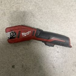 Milwaukee M12 Copper Tubing Cutter