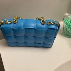 Brand New Blue Purse With Gold Chain. 