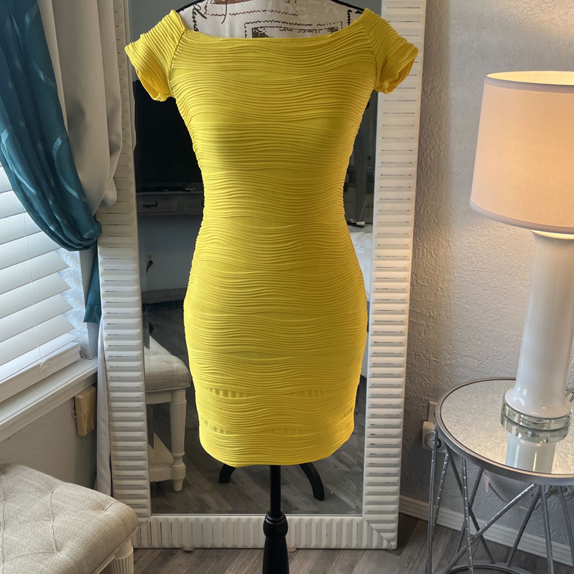 Yellow Dress Size Small $20