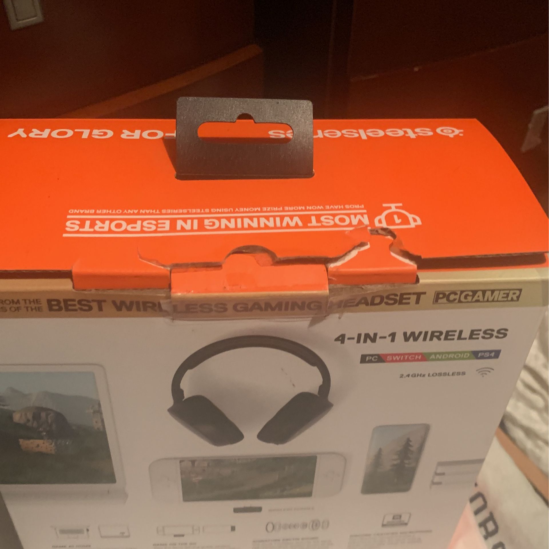 Arctic’s 1 Wireless Headset 