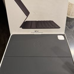iPad Smart Keyboard Folio