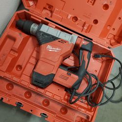 Milwaukee Sds Max Combination Hammer With E-CLUTCH (Its Missing The Handle) 