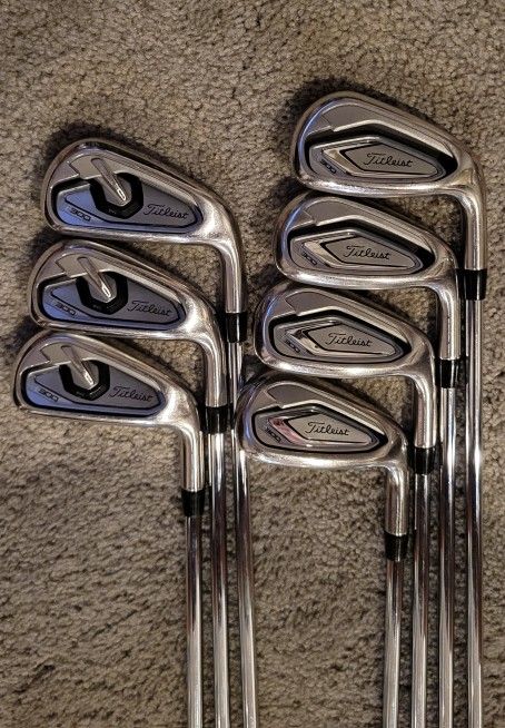 Titleist T300 Golf Iron Set 5-AW (7 Clubs Total)