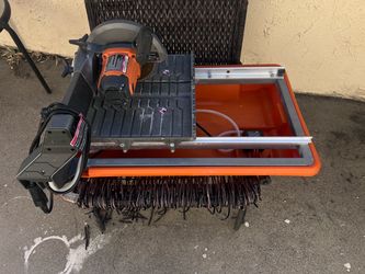 RIDGID 7" Wet Tile Saw with Folding Stand & Water Pump – R4030S / R4031S