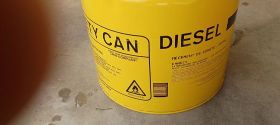 Yellow Diesel Safety Can, 5 gallons new ,never used