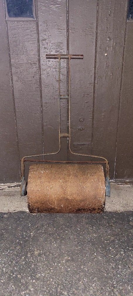 Antique Lawn Roller. Works Fine