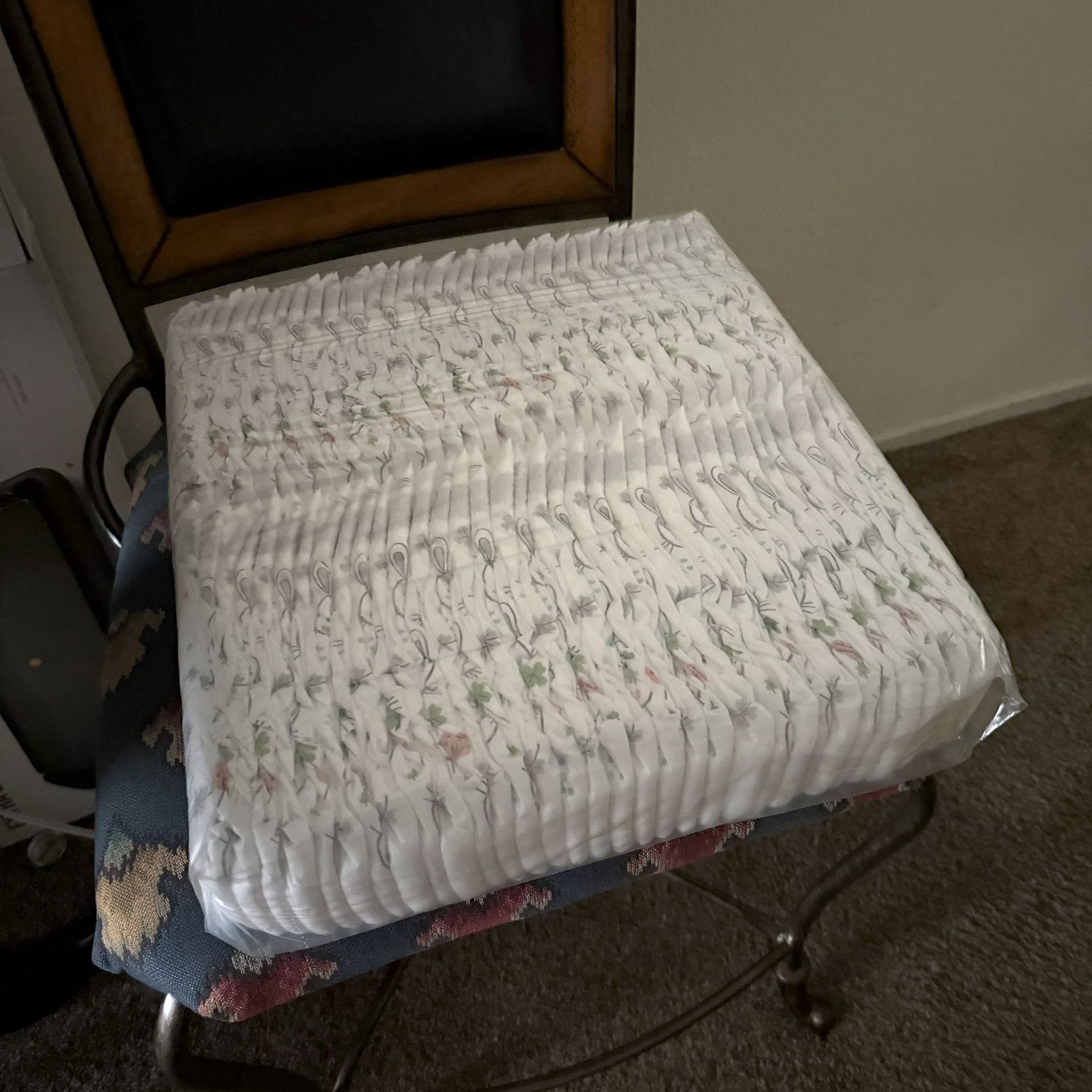 Kirkland size 3 diapers