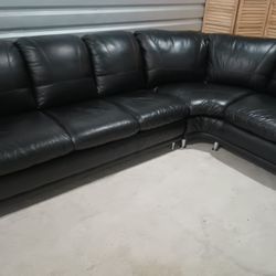 SECTIONAL GENUINE LEATHER BLACK COLOR.. DELIVERY SERVICE AVAILABLE 💥🚚💥