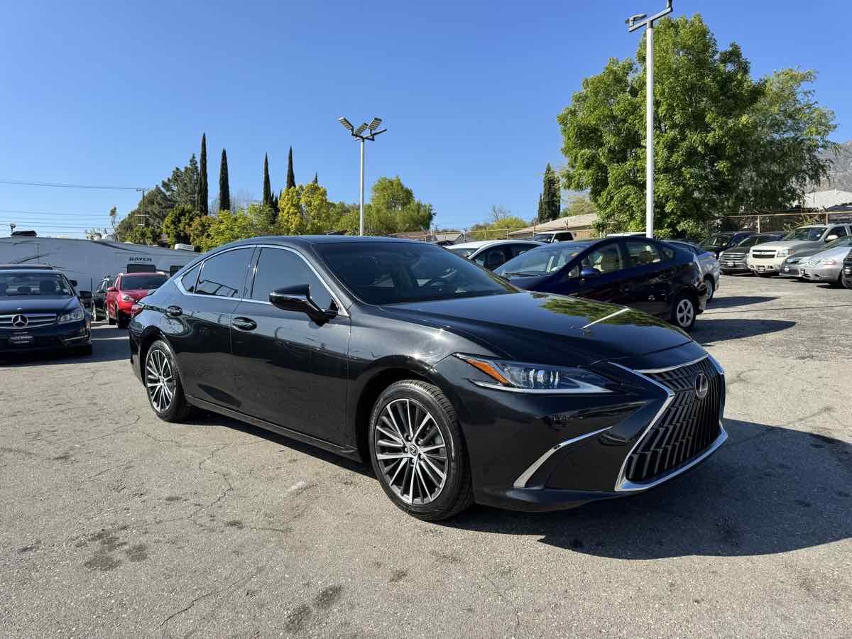 2022 Lexus ES 300h