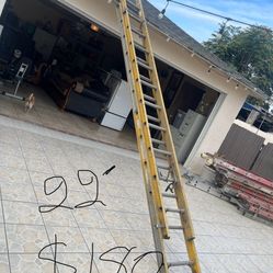 Excellent Condition 22 Feet And More Size Is Available Fiberglass Extension Ladders